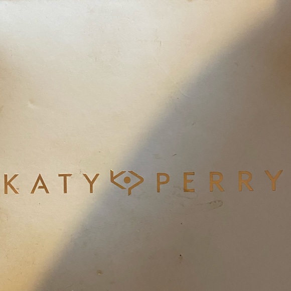 High heels - Picture 2 of 4